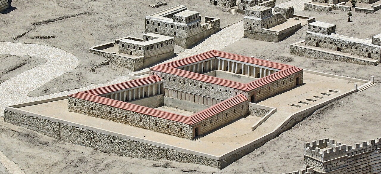 Bethesda, excavated — a twin pool with a central partition: exactly five colonnades.